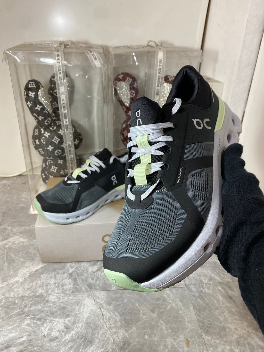 On Cloudrunner 2 Sneaker Shadow Lima