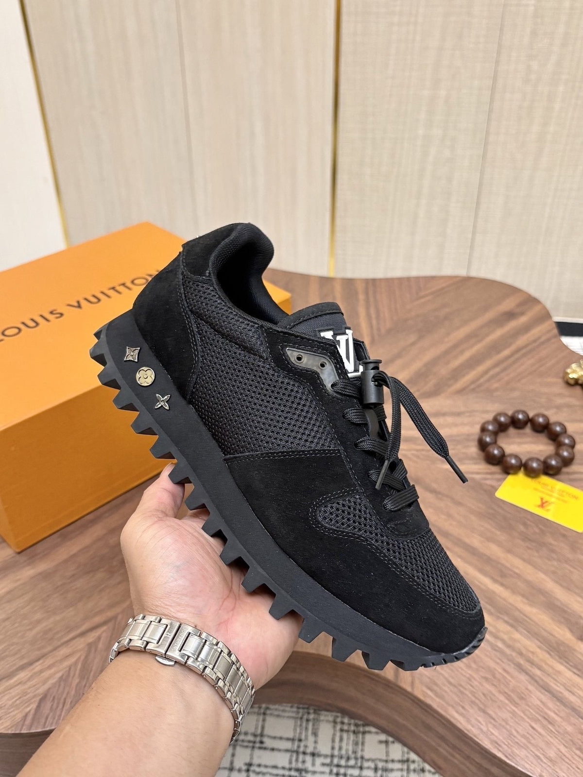 Louis Vuitton Black & Dark Gray Low-Top Sneakers — model