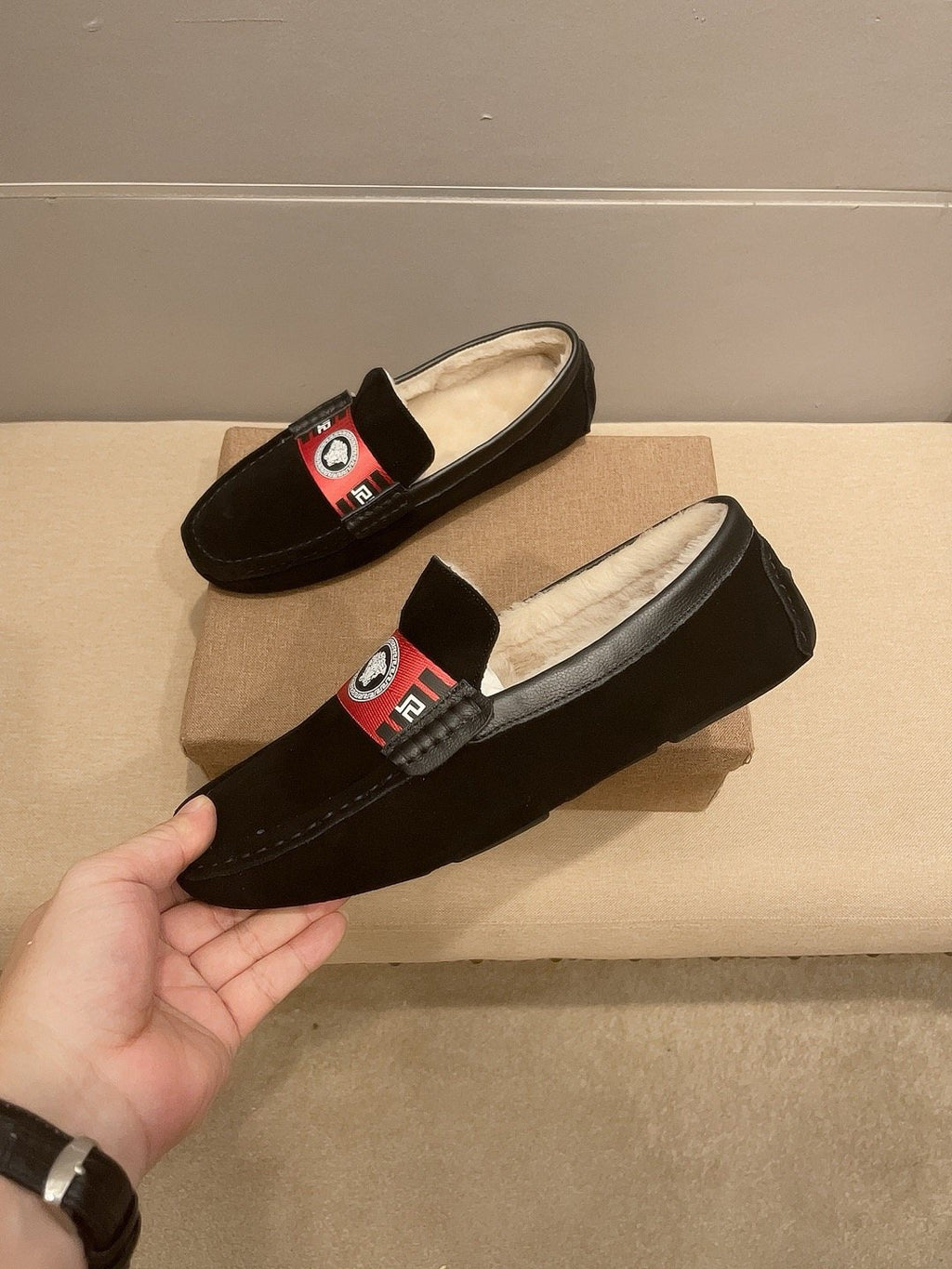 微商相册测试鞋子-Versace Black Red Accent Slip-On Loafers — side