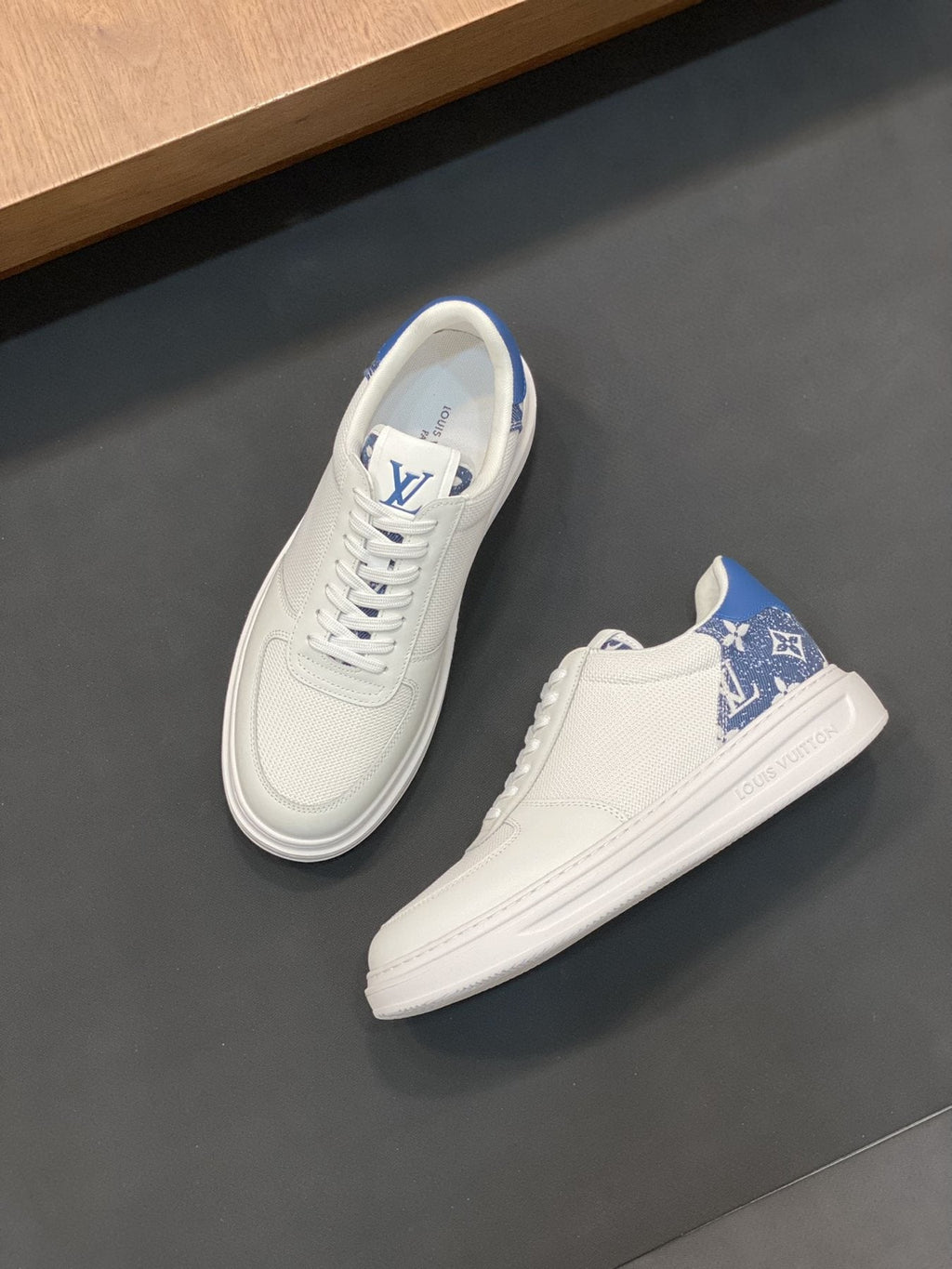 Louis Vuitton White and Blue Low-Top Sneakers — front