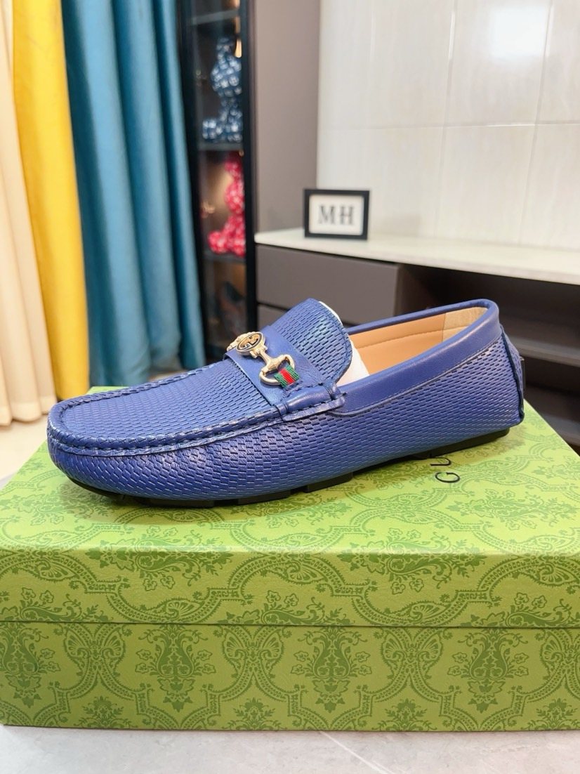 Gucci Blue Textured Hardware Loafers — hero