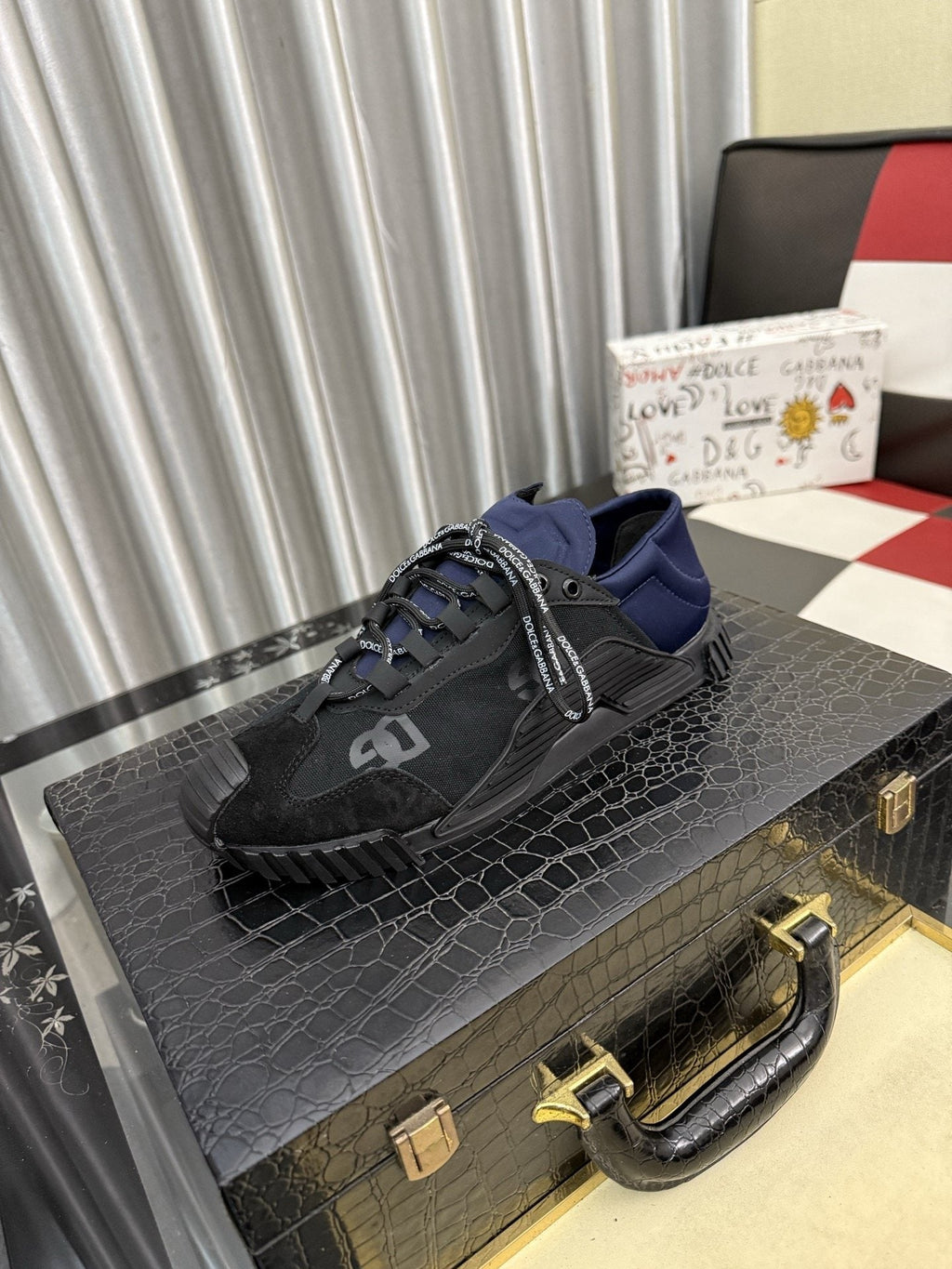 Dolce & Gabbana Black and Navy Low-Top Sneakers — hero