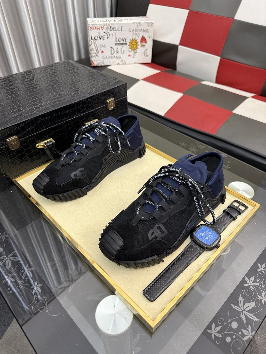 Dolce & Gabbana Black and Navy Low-Top Sneakers — front