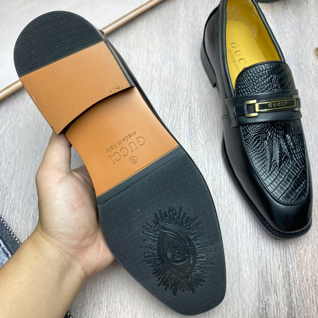 Gucci Black Textured Leather Slip-On Shoes — detail