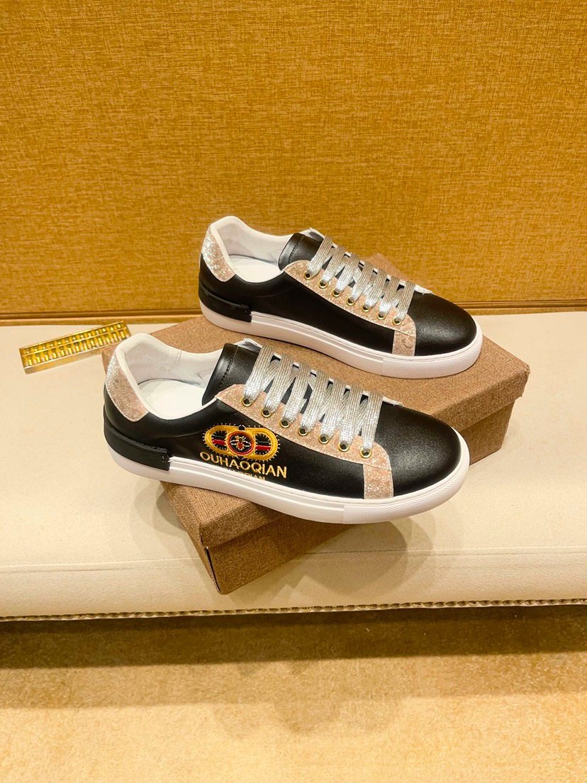 Men’s Emblem Low-Top Sneakers — hero