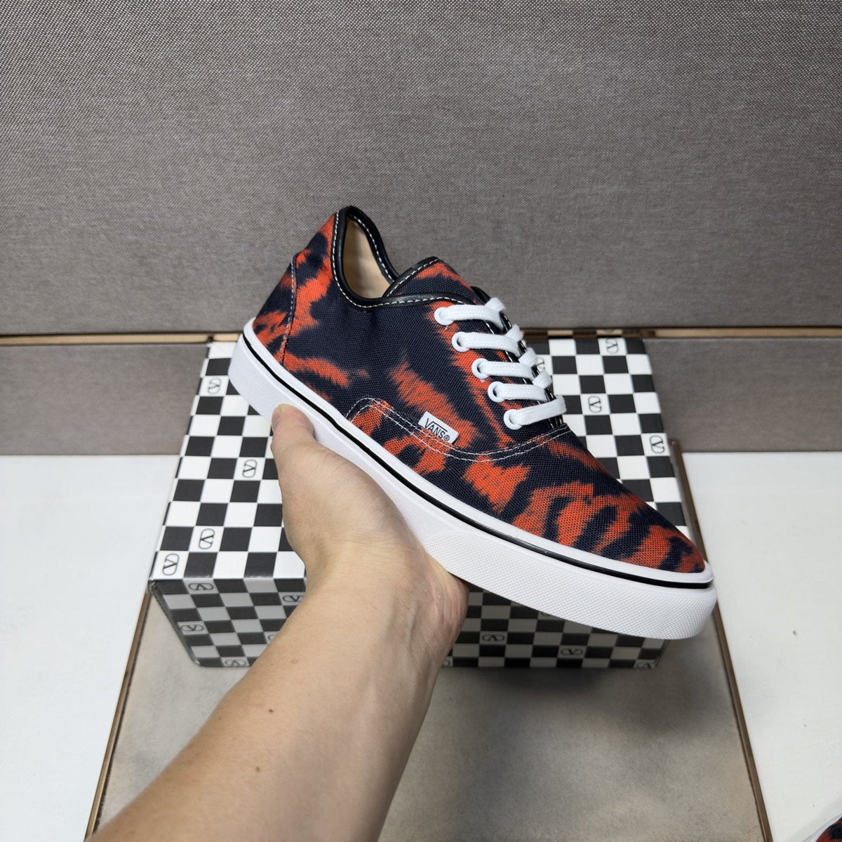 Vans Navy Orange Stripe Low-Top Sneakers — model