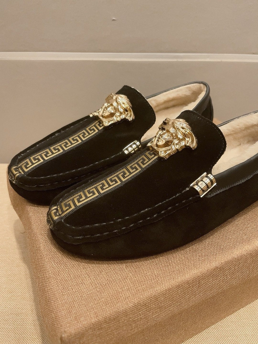 微商相册测试鞋子-Versace Black Gold-Detail Slip-On Shoes — hero