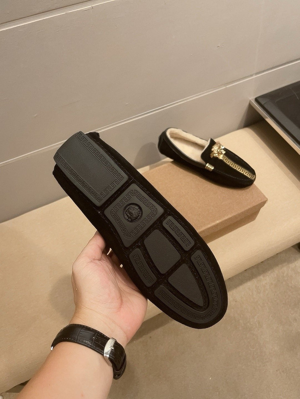微商相册测试鞋子-Versace Black Gold-Detail Slip-On Shoes — detail