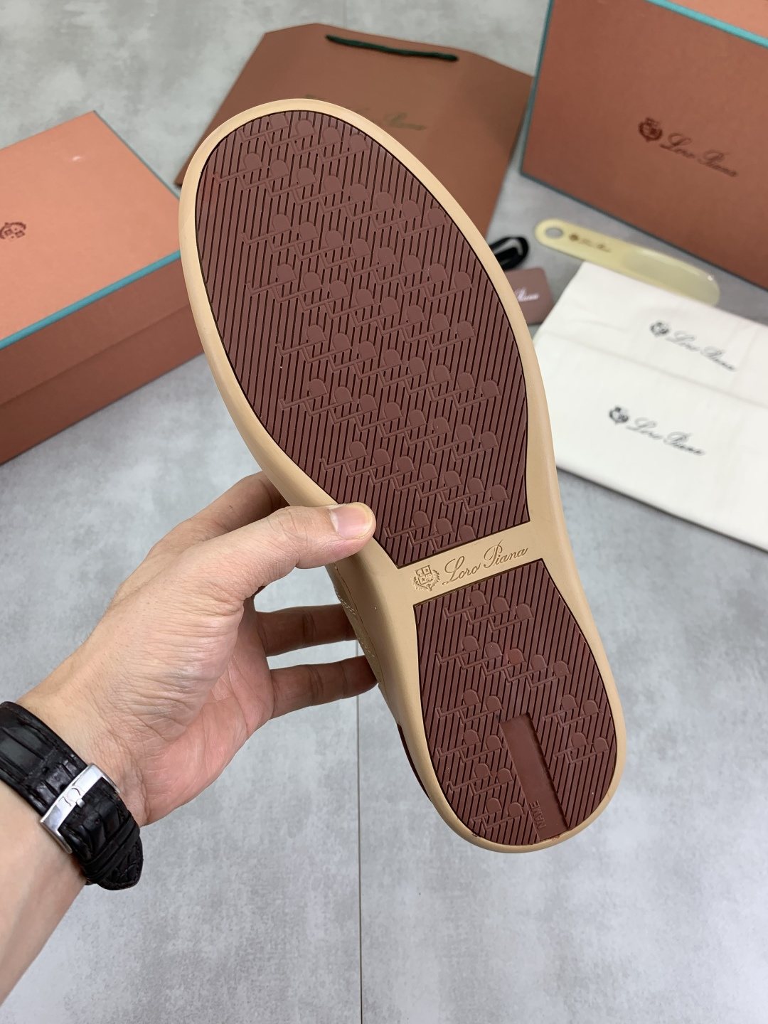 微商相册测试鞋子-Loro Piana Beige Low-Top Sneakers — detail