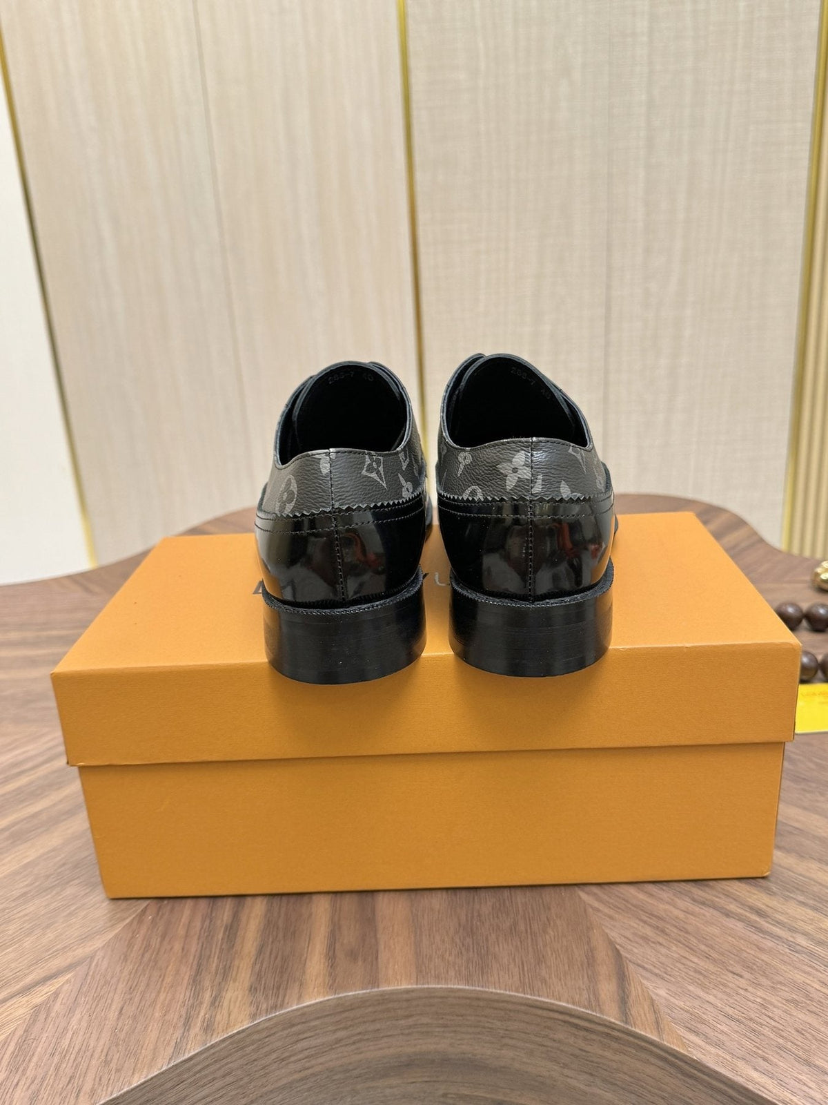 Louis Vuitton Black and Gray Lace-Up Dress Shoes — label