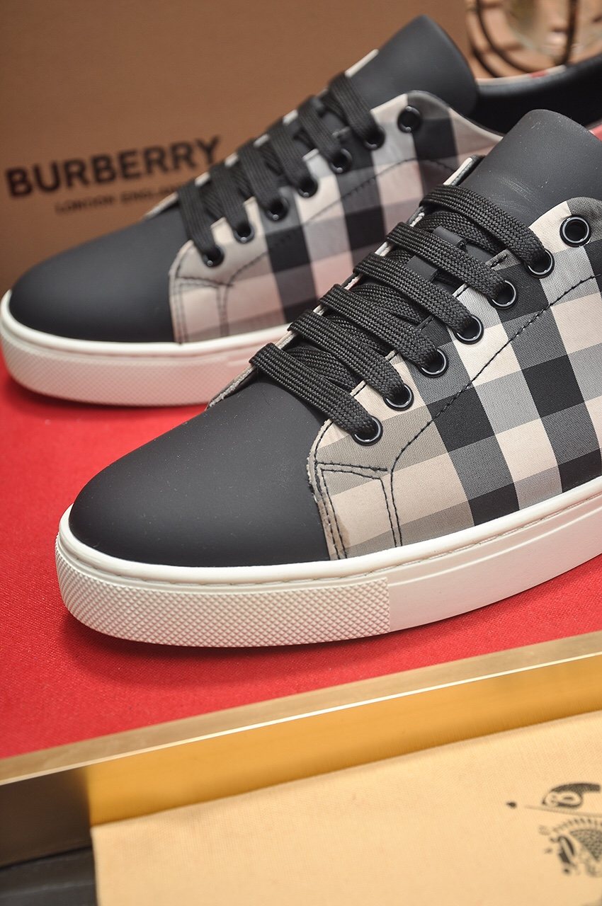 Burberry Gray Check Low-Top Sneakers — front