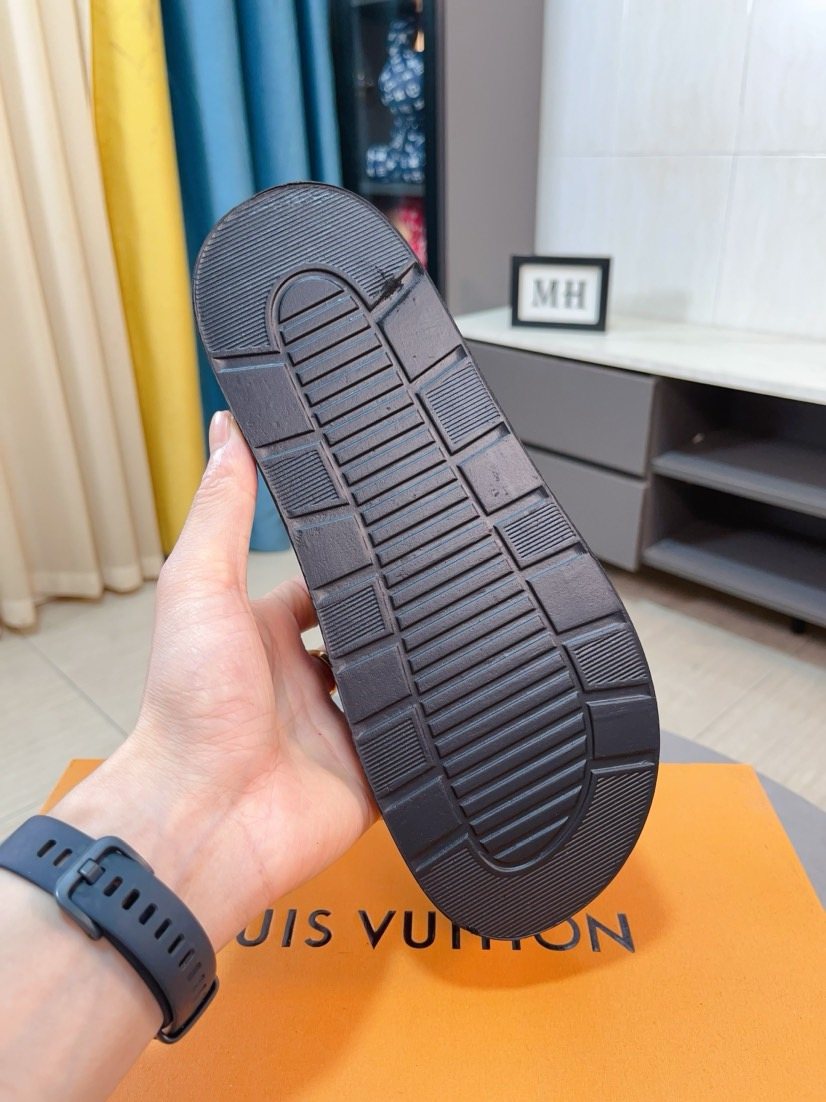 Louis Vuitton Brown and Blue Check Slide Sandals — detail