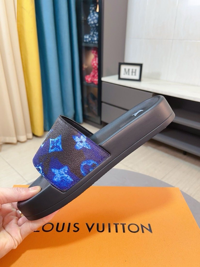 Louis Vuitton Black Men's Slide Sandals — model