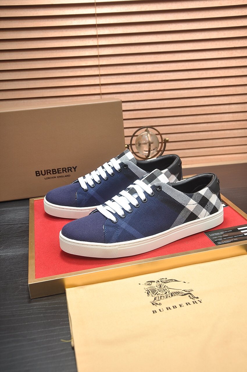 Burberry Navy Check Low-Top Sneakers — front