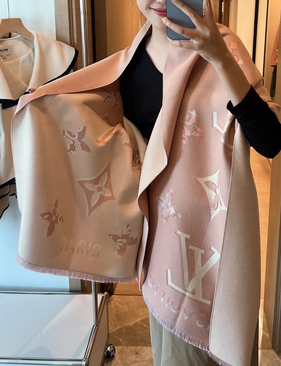 Louis Vuitton Patterned Fringed Shawl — model
