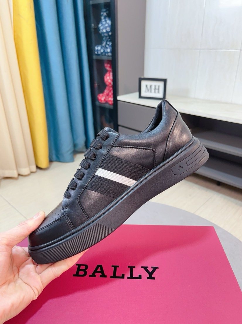 BALLY Black Stripe Low-Top Sneakers — front