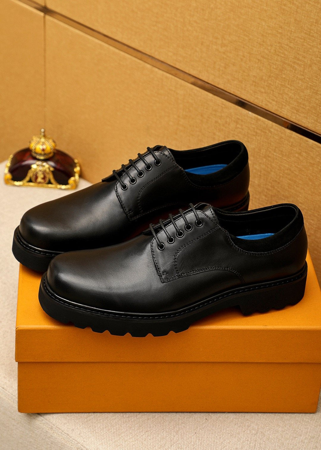 Louis Vuitton Black Lace-Up Business Shoes — side