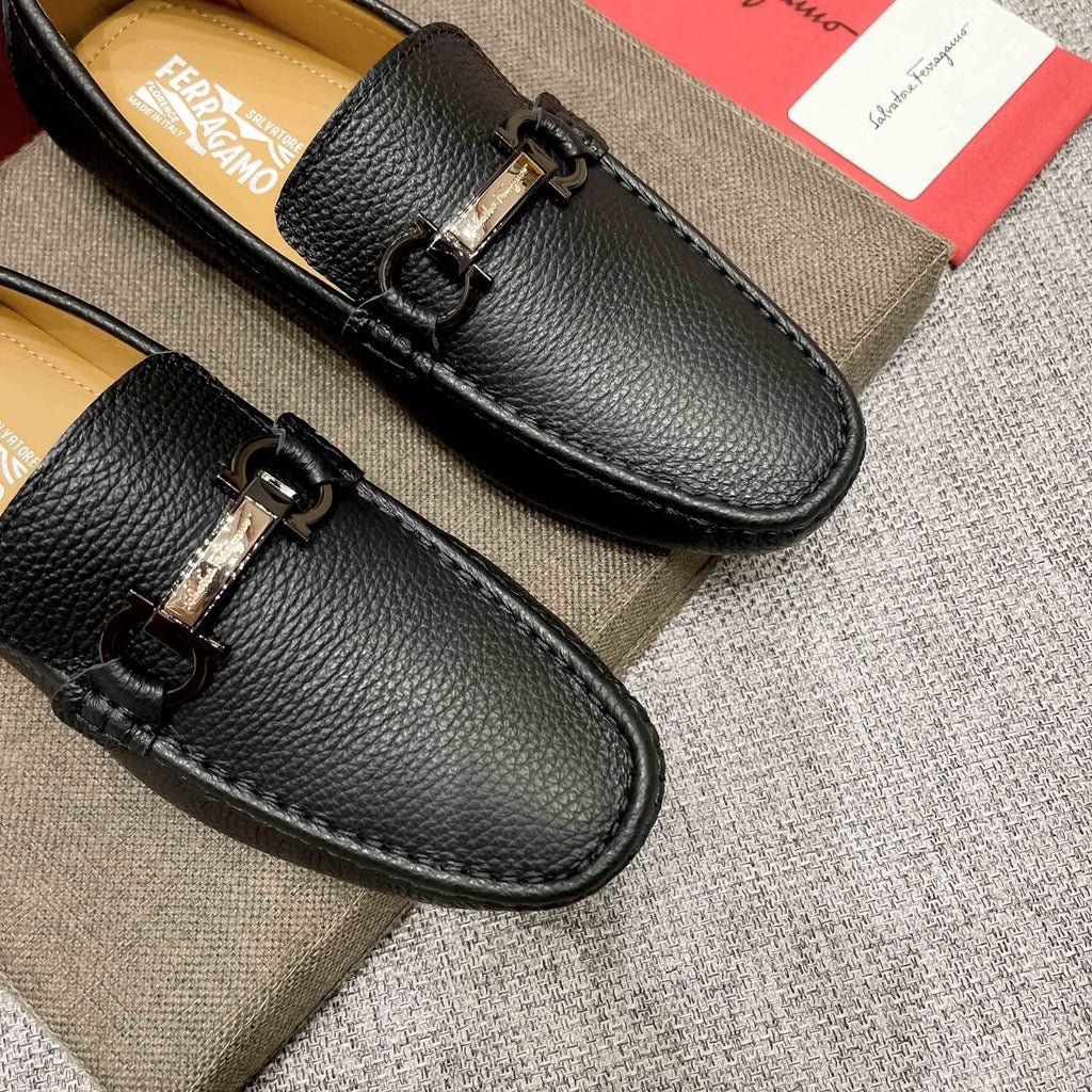 Salvatore Ferragamo Black Textured Driving Loafers — detail