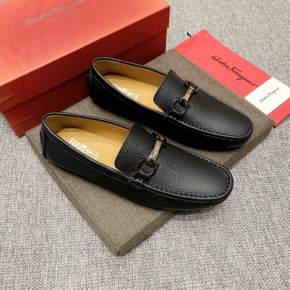 Salvatore Ferragamo Black Textured Driving Loafers — front