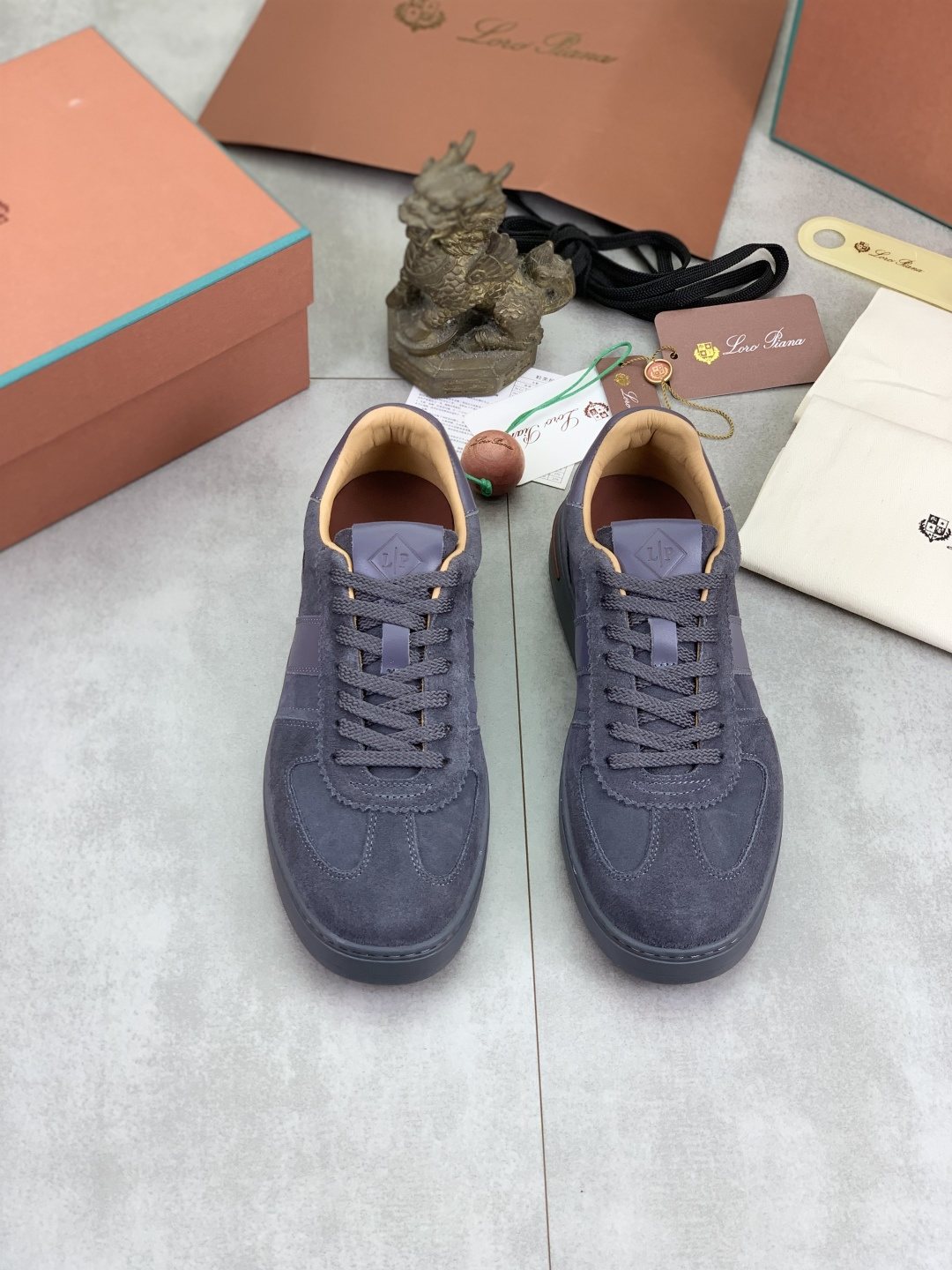 微商相册测试鞋子-Loro Piana Navy Panel Low-Top Sneakers — front