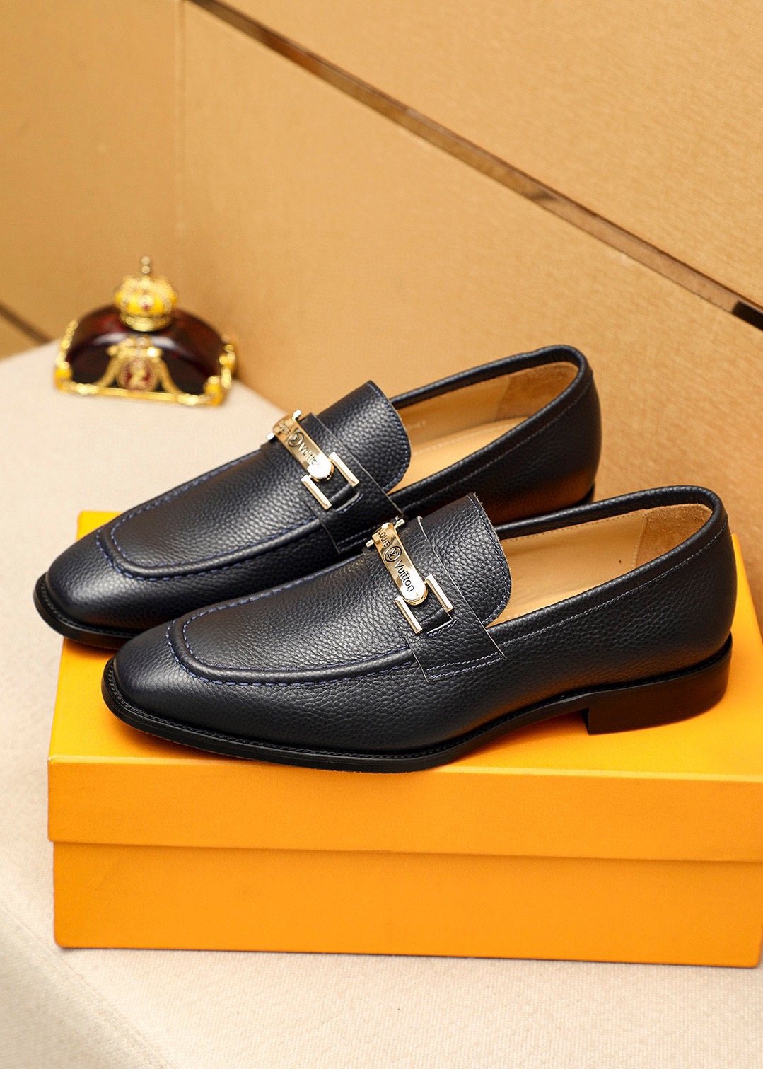 Louis Vuitton Black Pebbled Bar Loafers — side