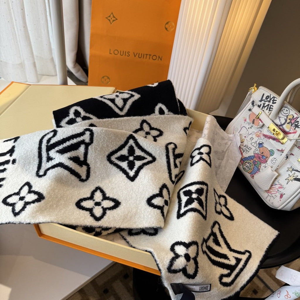 Louis Vuitton Black & Ivory Monogram Scarf — detail