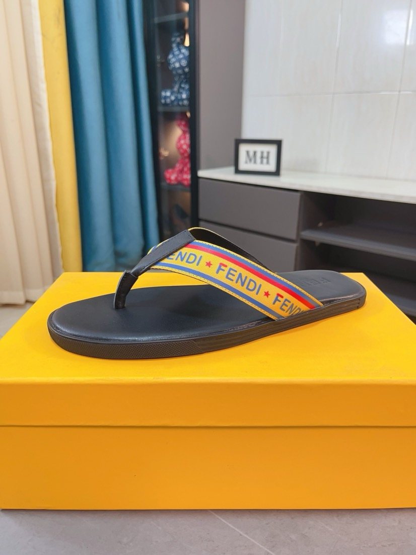 FENDI Multicolor Strap Thong Sandals — side
