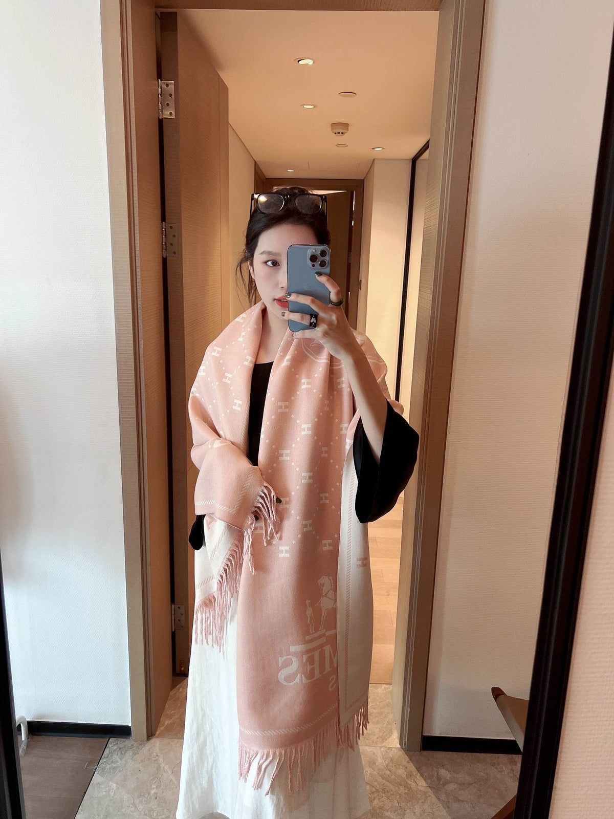Hermès Geometric Motif Fringed Scarf — model