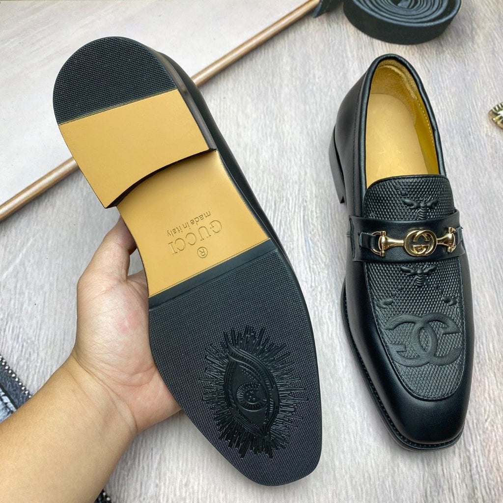 Gucci Black Gold-Tone Hardware Loafers — detail