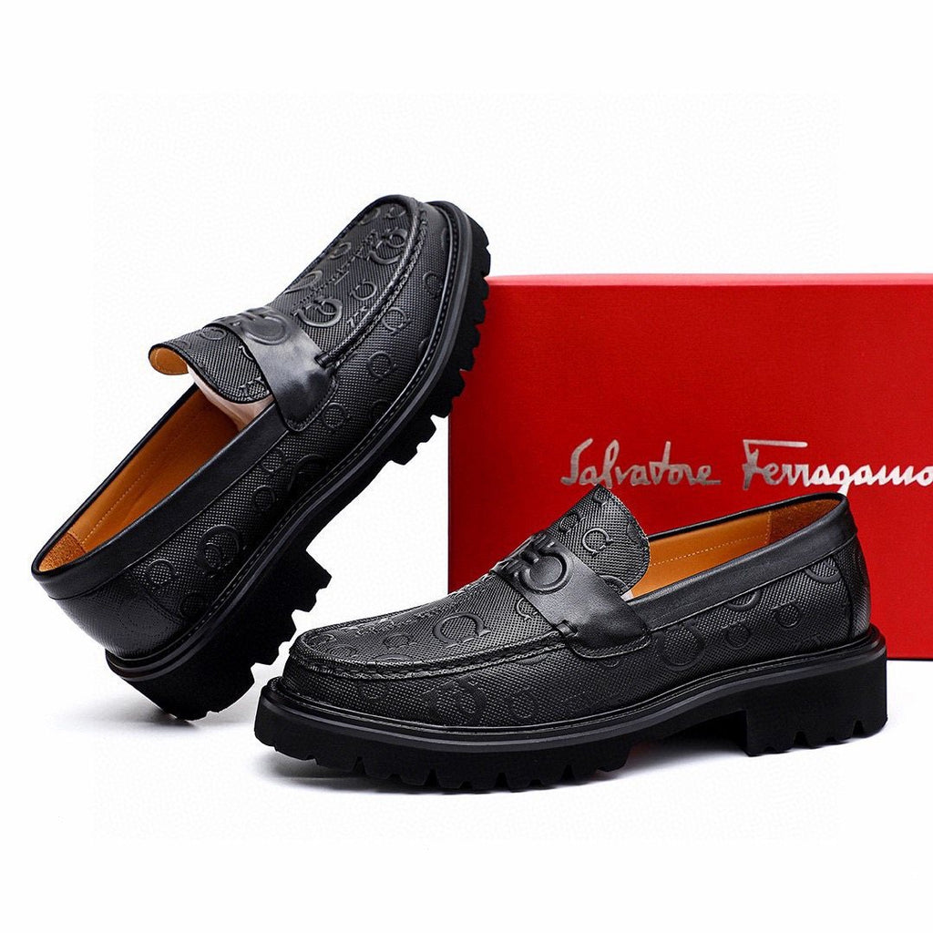 微商相册测试鞋子-Salvatore Ferragamo Black Embossed Lug Sole Loafers — front