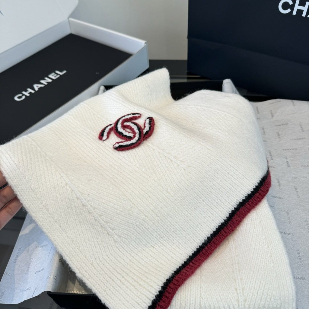 Chanel Logo Trim Knitted Scarf — detail