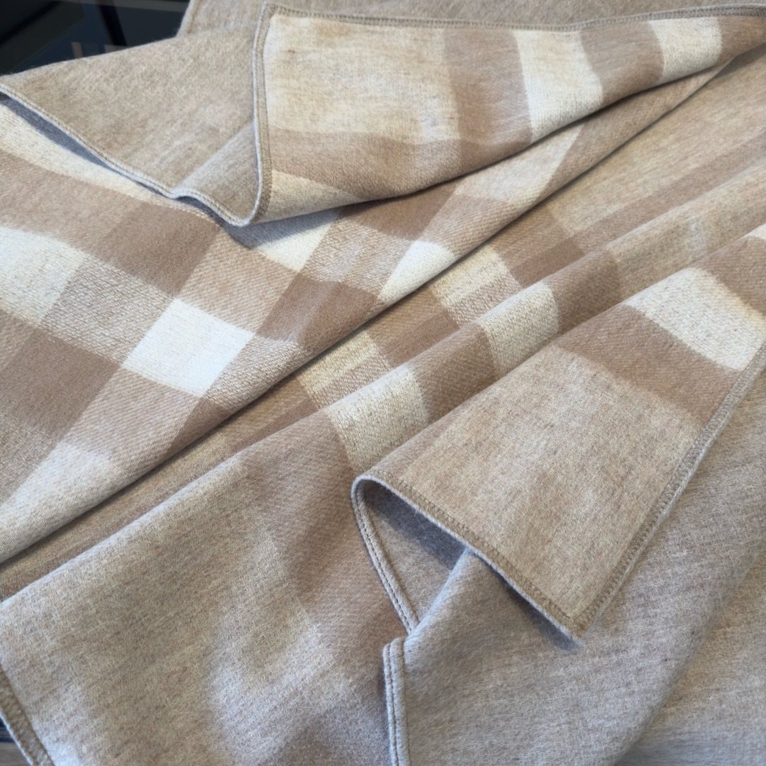 Burberry Reversible Color-Block Poncho — detail