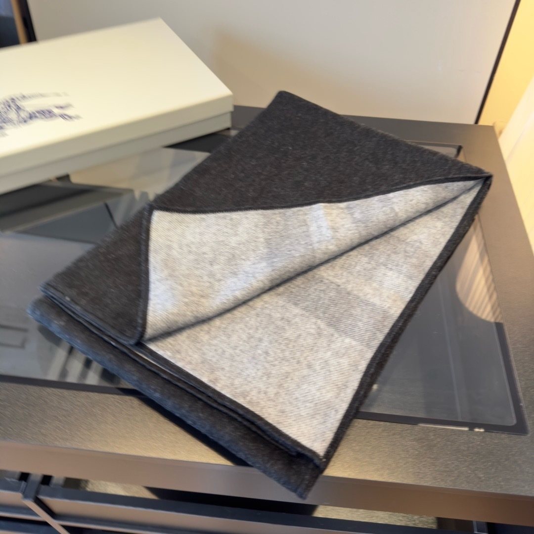 Burberry Reversible Color-Block Poncho — detail