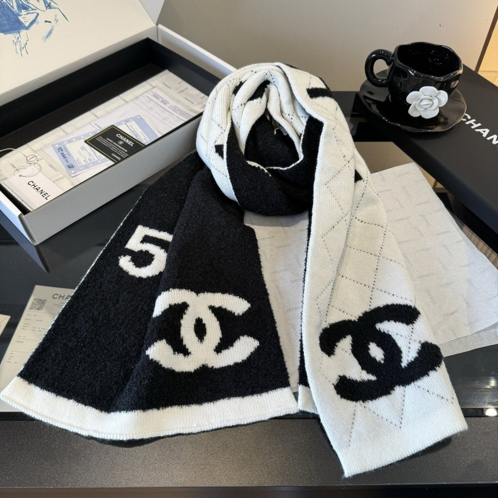 Chanel Logo Motif Knit Scarf — front