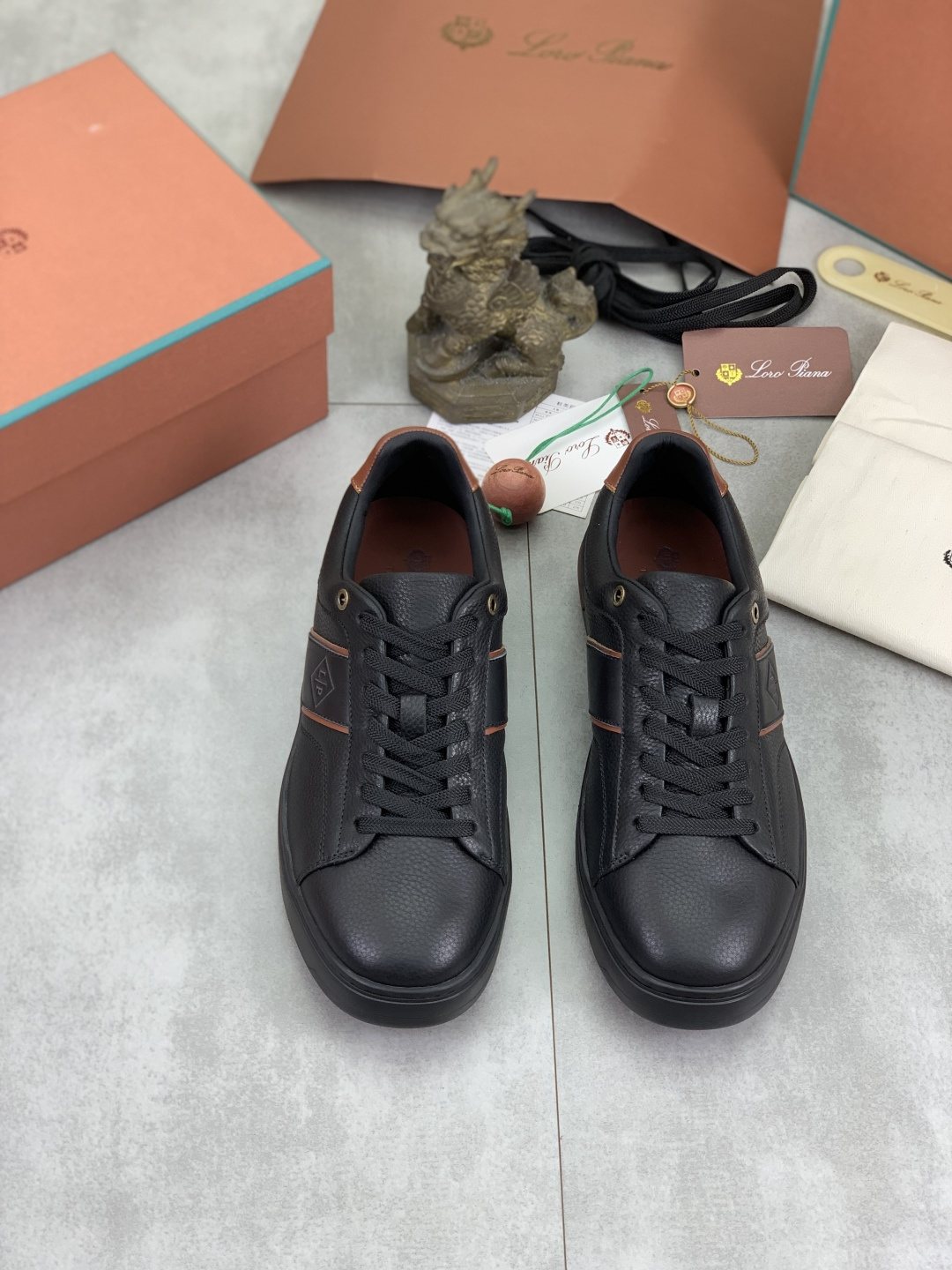 微商相册测试鞋子-Loro Piana Low-Top Sneakers with Brown Accents — front