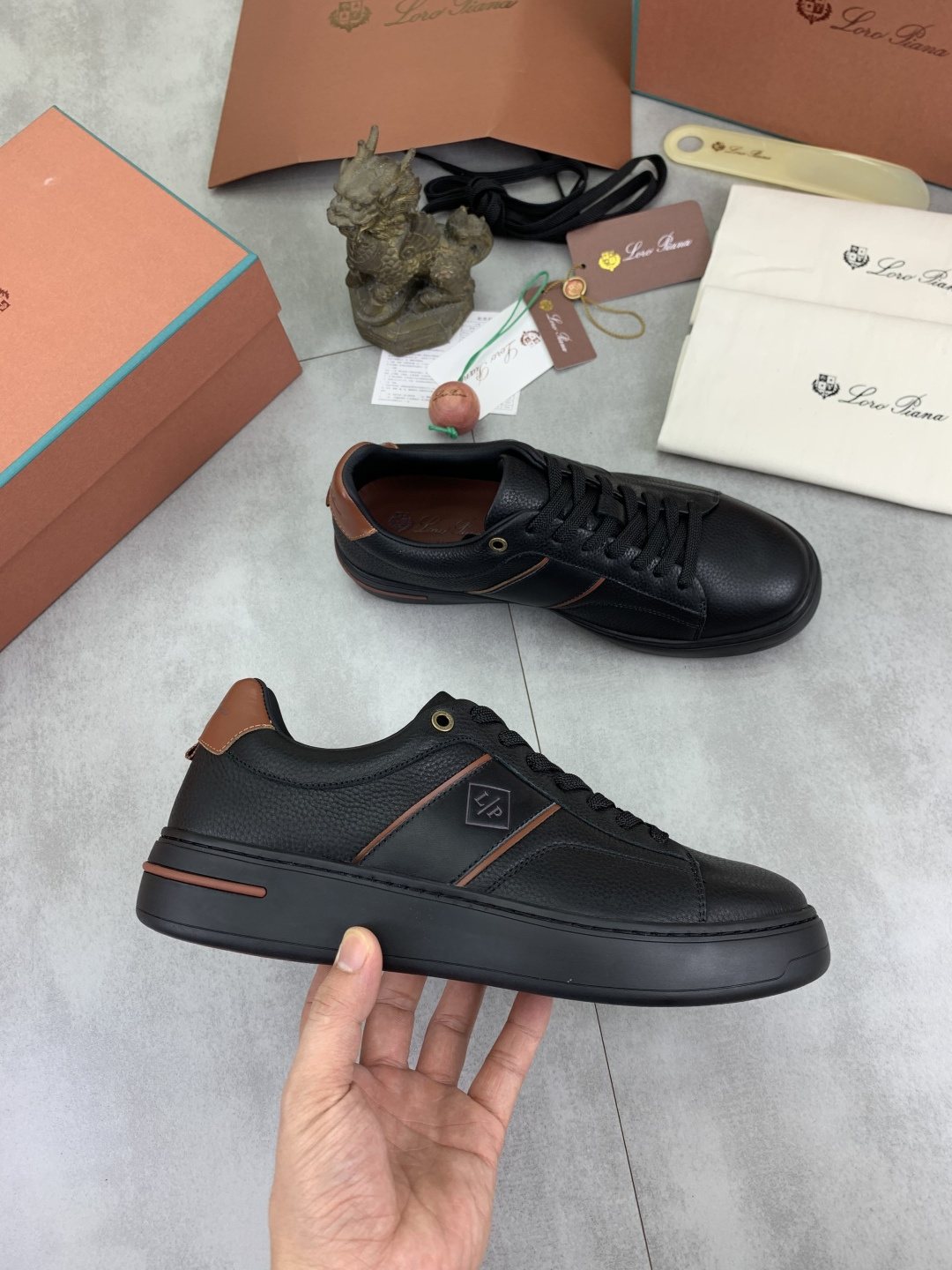 微商相册测试鞋子-Loro Piana Low-Top Sneakers with Brown Accents — side