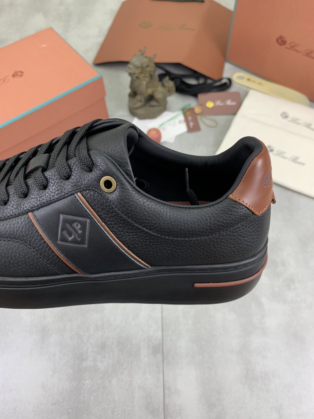 微商相册测试鞋子-Loro Piana Low-Top Sneakers with Brown Accents — detail