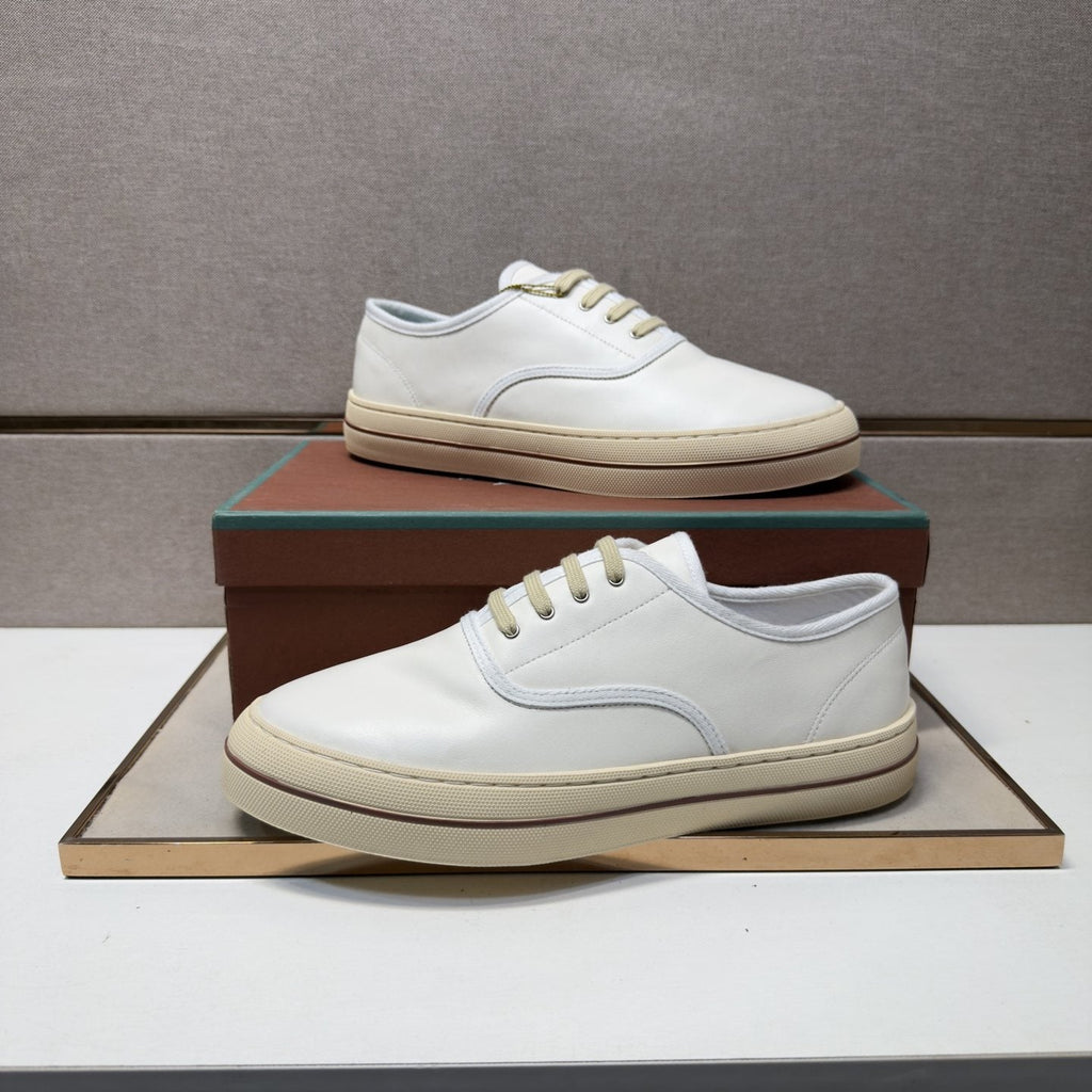 Men's Low-Top Lace-Up Sneakers — model