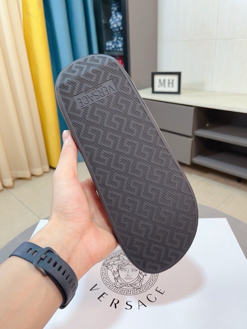 微商相册测试鞋子-Versace Striped Slide Sandals — back