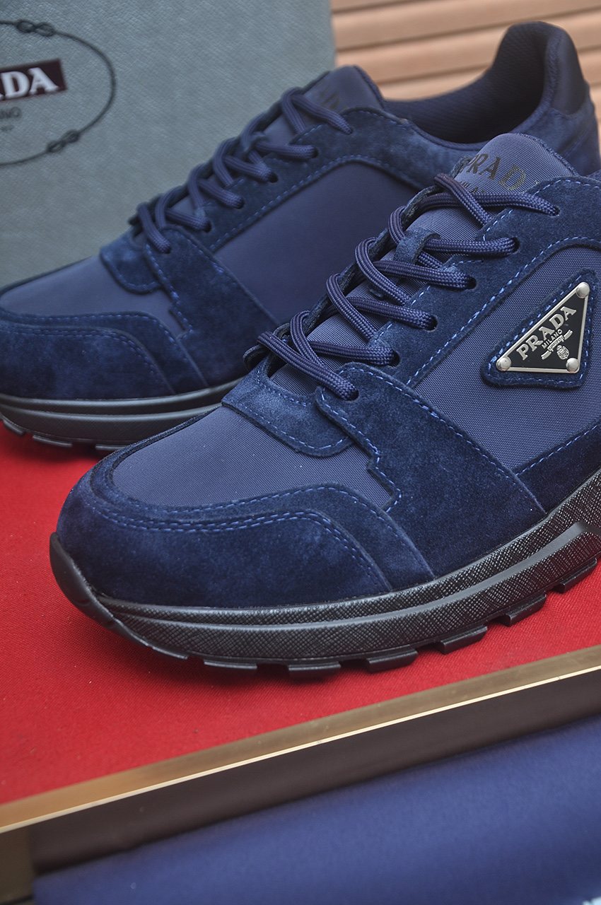 Prada Low-Top Sneakers — detail