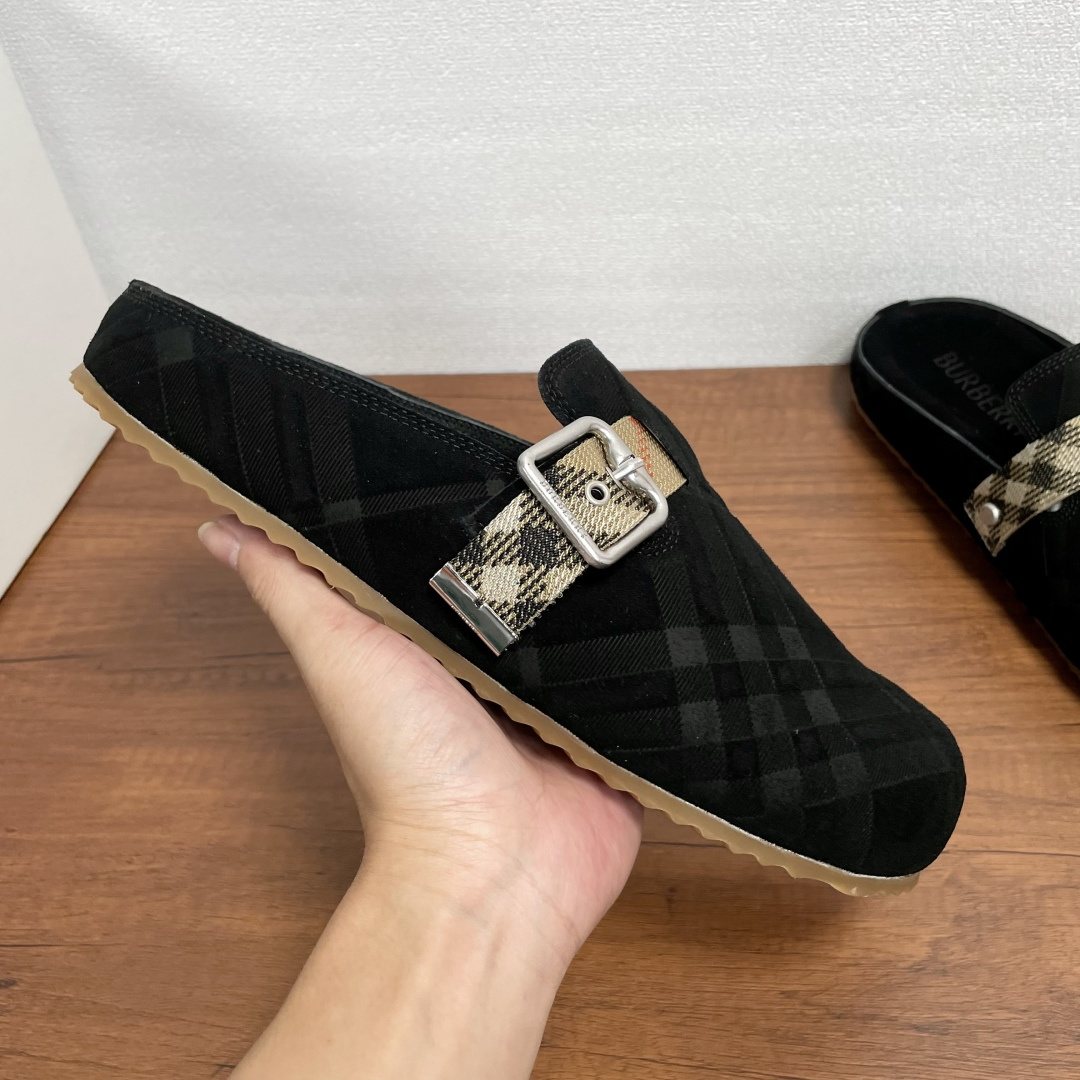 Burberry Men's Patterned Slip-On Sandals — model