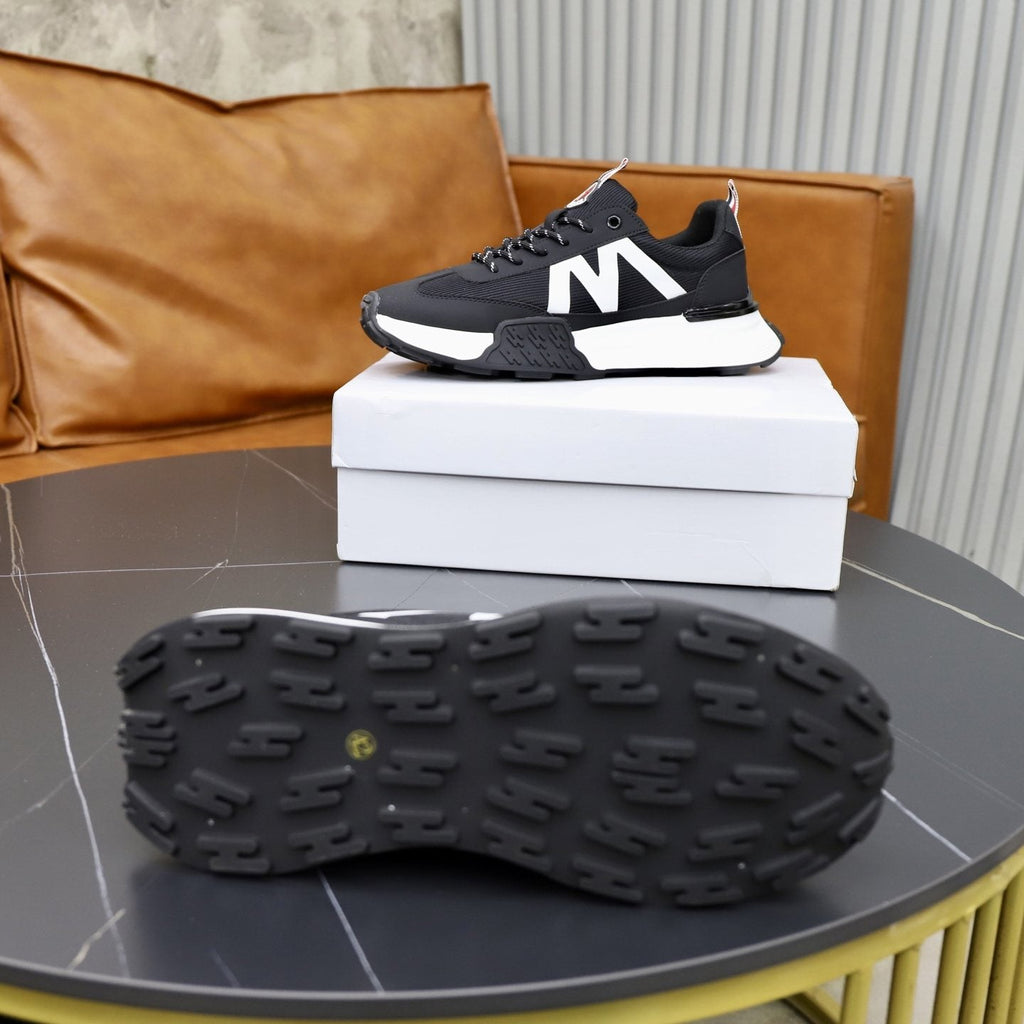 Moncler Contrast Sole Low-Top Sneakers — detail