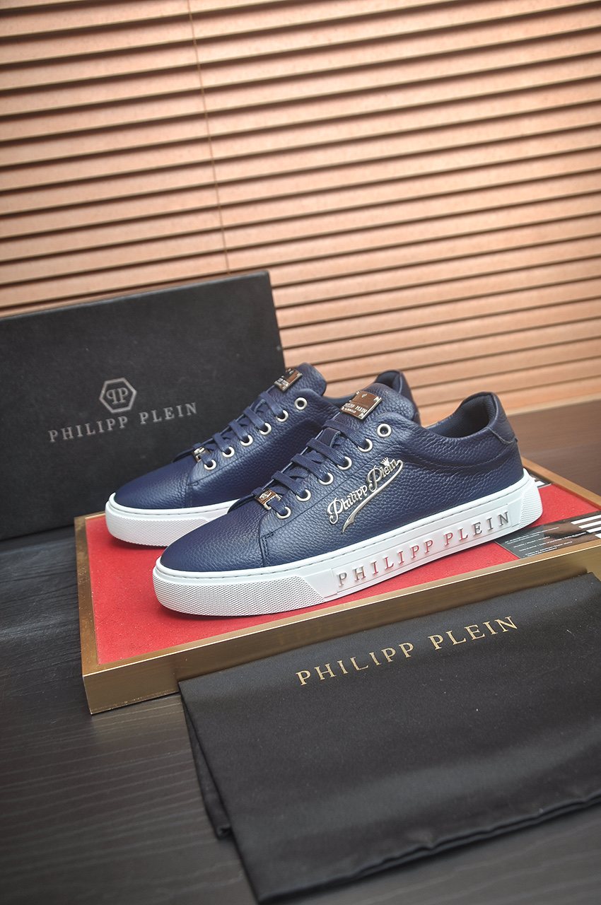 Philipp Plein Low-Top Lace-Up Sneakers — model