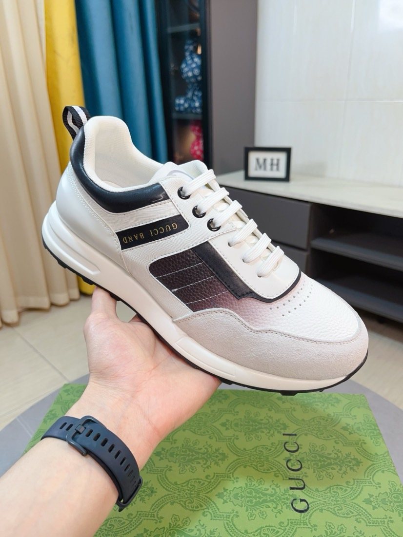Gucci Contrast Panel Low-Top Sneakers — side