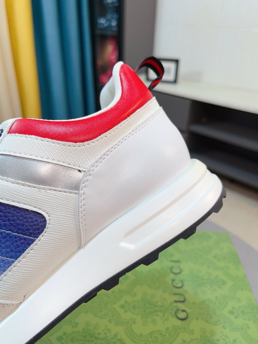Gucci Contrast Panel Low-Top Sneakers — detail