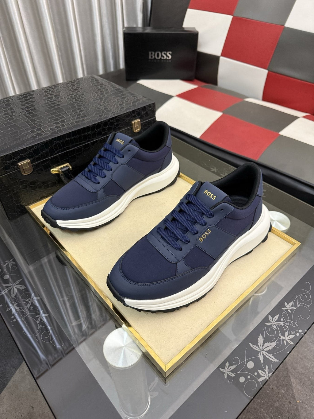 微商相册测试鞋子-BOSS Layered Low-Top Sneakers — front