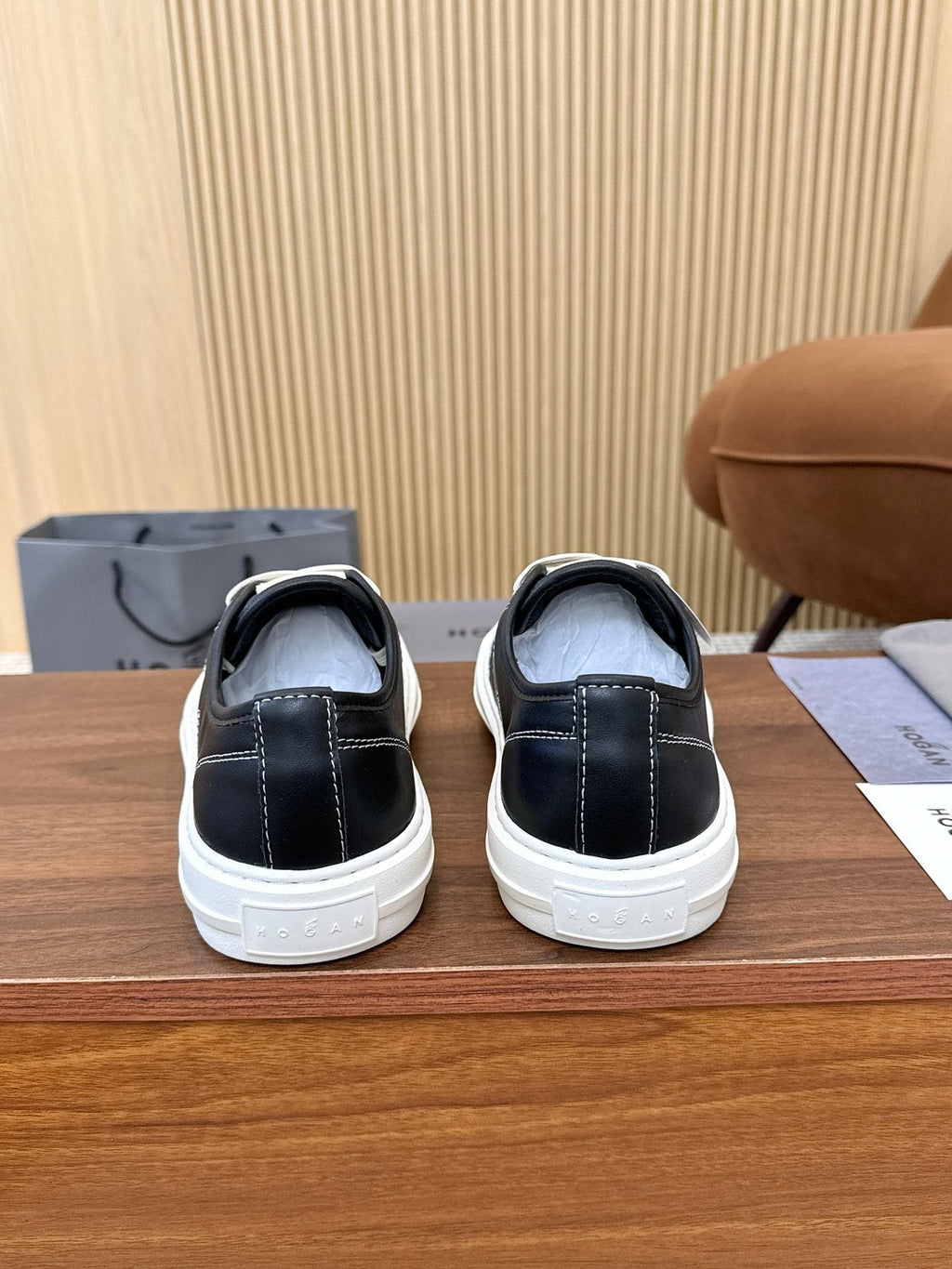HOGAN H691 Low-Top Sneakers — back