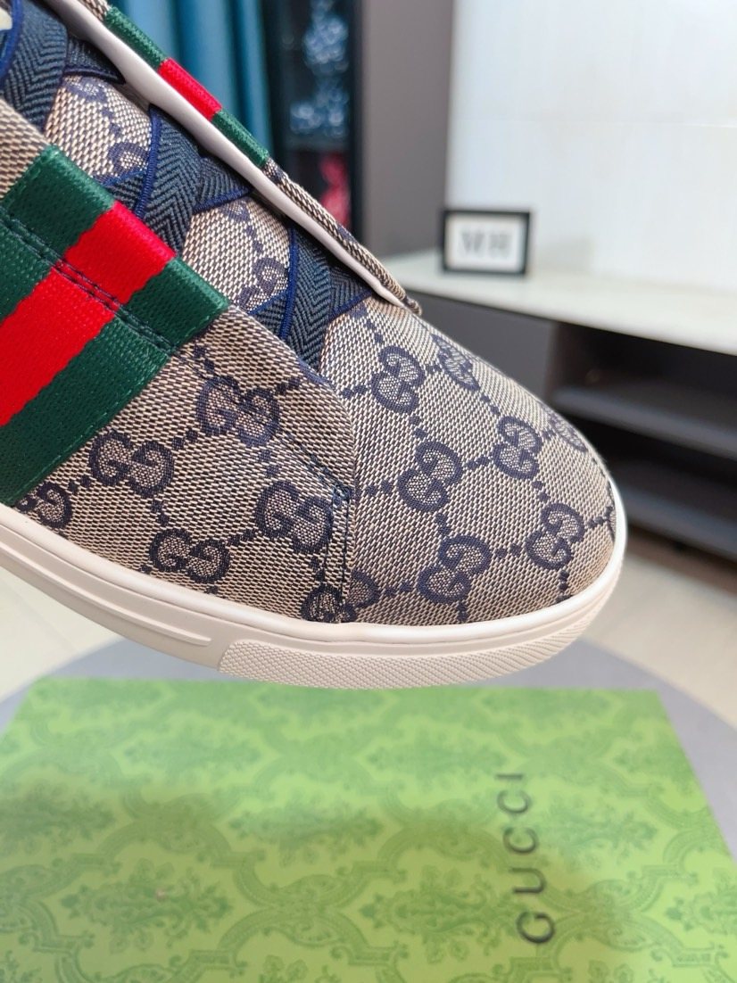 Gucci Monogram Stripe Low-Top Sneakers — detail