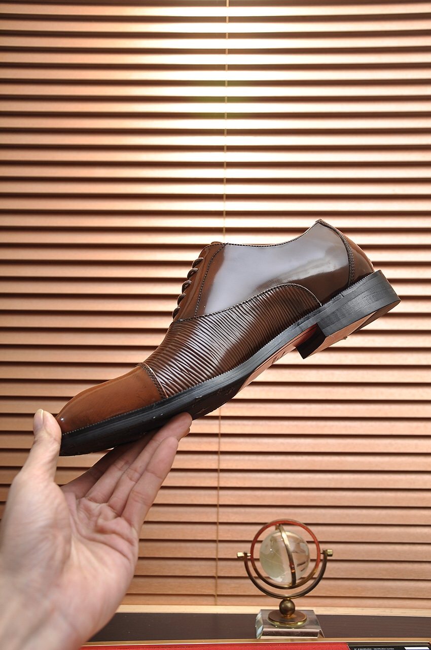 Louis Vuitton Lace-Up Dress Shoes — model