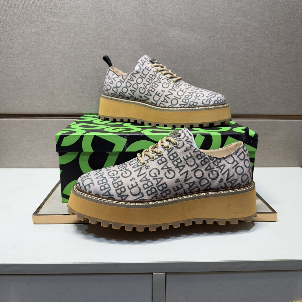 Dolce & Gabbana Letter Print Lug Sole Shoes — model